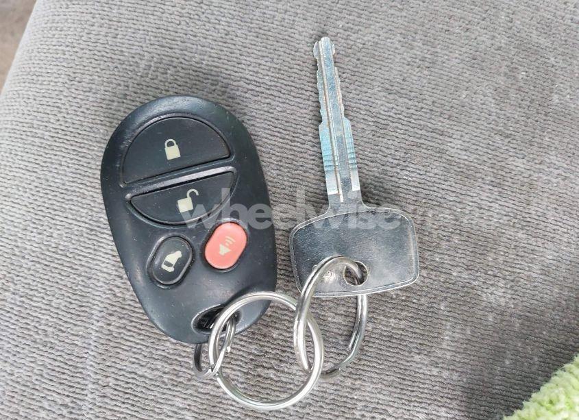 Photo 11 of 2004 Toyota Sienna CE (VIN 5TDZA23C14S106417)