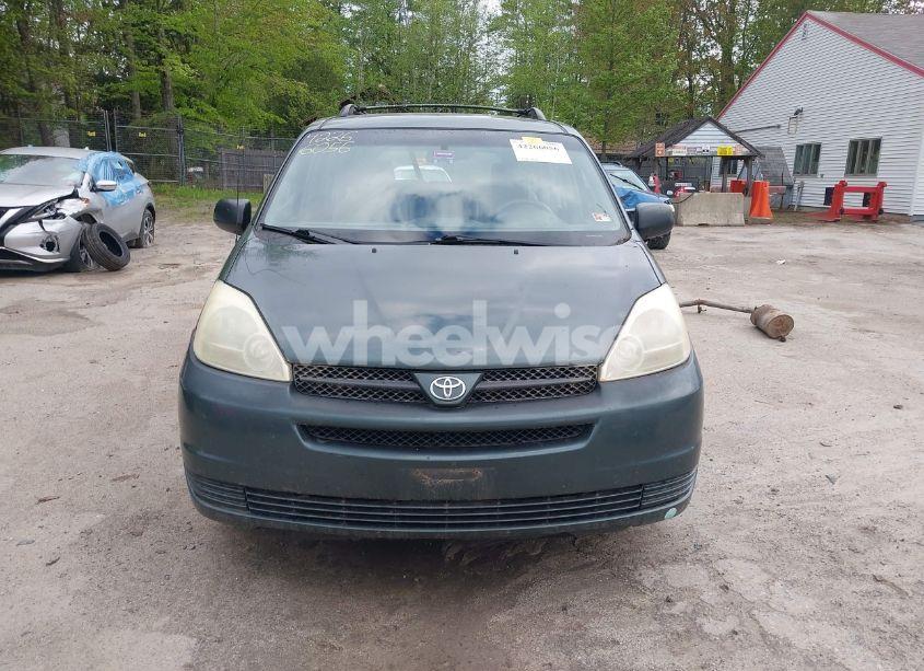 Photo 13 of 2004 Toyota Sienna CE (VIN 5TDZA23C14S106417)