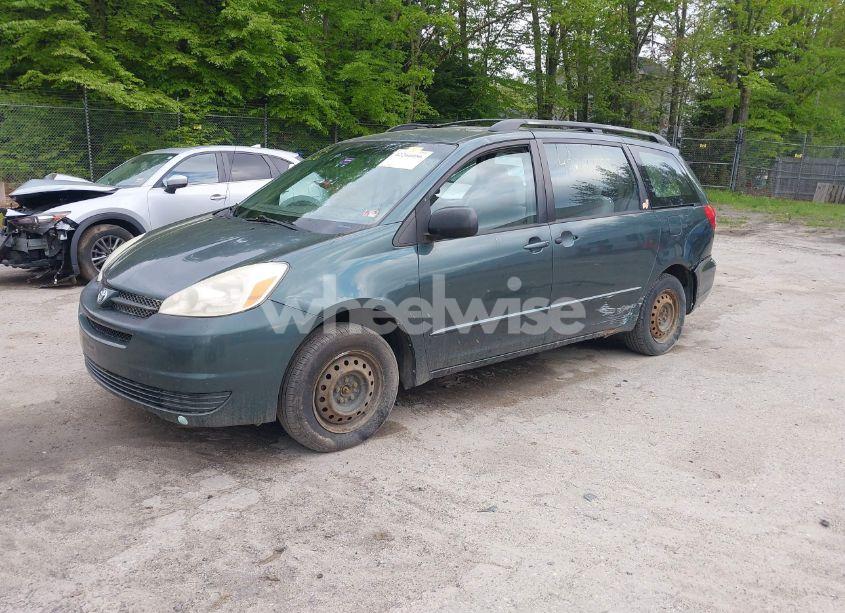 Photo 2 of 2004 Toyota Sienna CE (VIN 5TDZA23C14S106417)