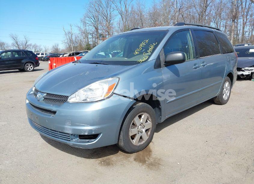 Photo 2 of 2004 Toyota Sienna LE (VIN 5TDZA23C14S141393)