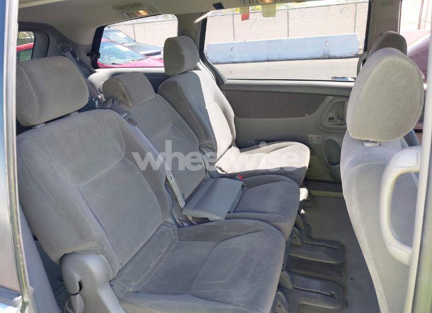 Photo 8 of 2004 Toyota Sienna LE (VIN 5TDZA23C14S146545)