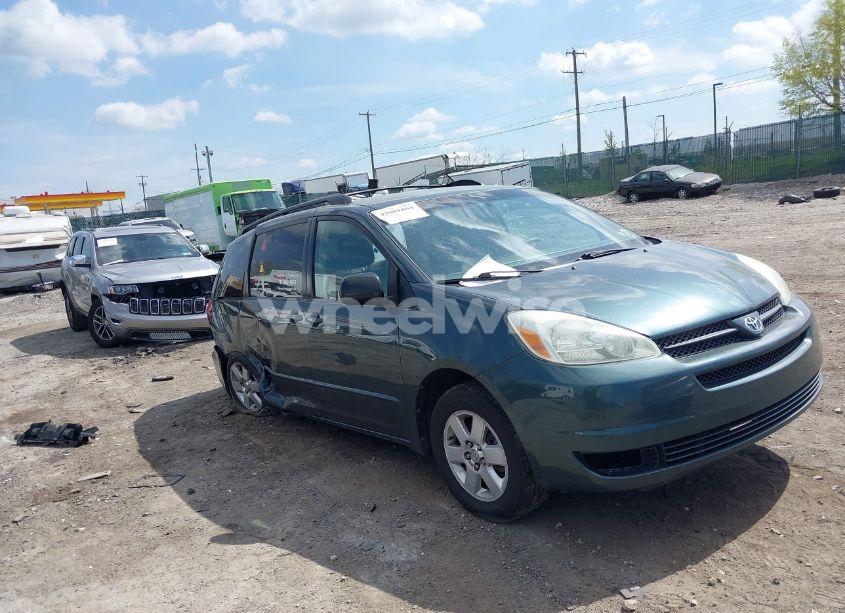 2004 Toyota Sienna LE (VIN 5TDZA23C14S183806) main photo