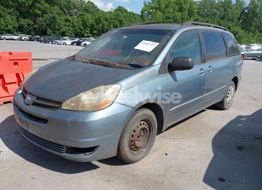 Photo 2 of 2005 Toyota Sienna CE (VIN 5TDZA23C15S223321)