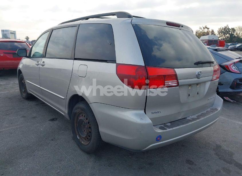 Photo 3 of 2005 Toyota Sienna LE (VIN 5TDZA23C15S228728)