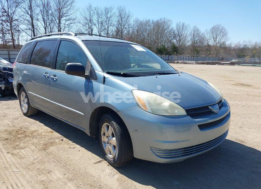 2005 Toyota Sienna LE (VIN 5TDZA23C15S245755) main photo