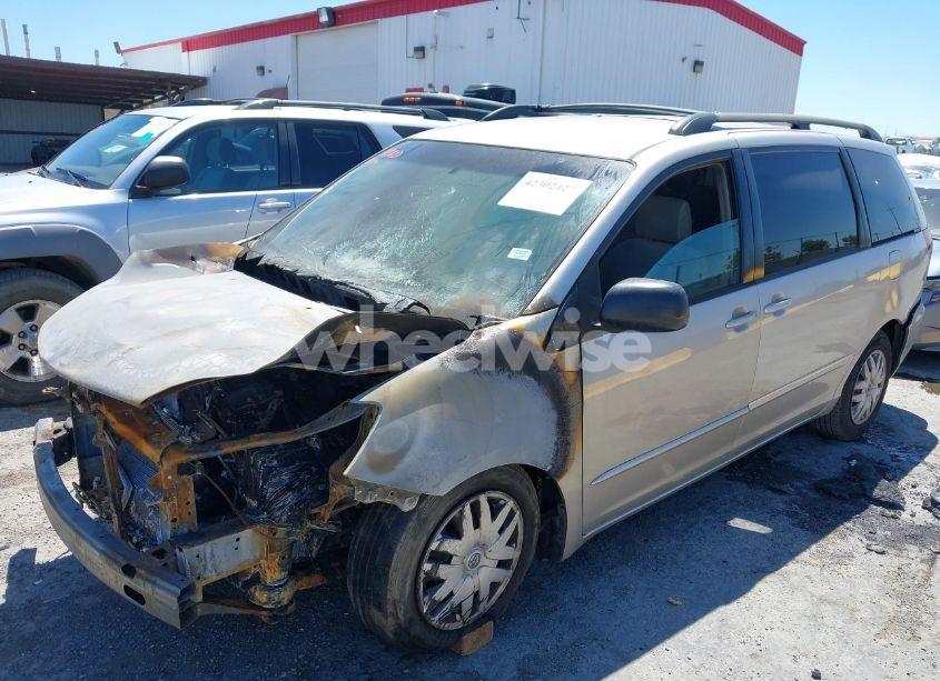 Photo 6 of 2005 Toyota Sienna LE (VIN 5TDZA23C15S266654)
