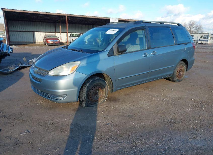 Photo 2 of 2005 Toyota Sienna CE (VIN 5TDZA23C15S286032)