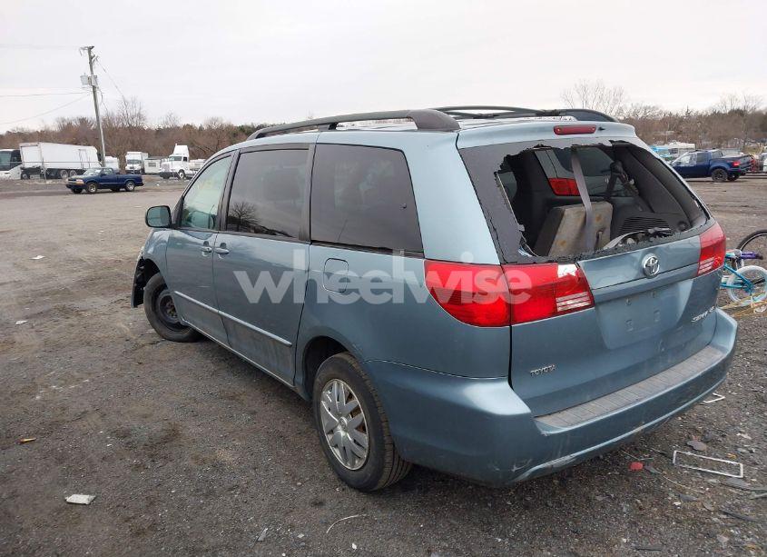 Photo 3 of 2005 Toyota Sienna LE (VIN 5TDZA23C15S291067)