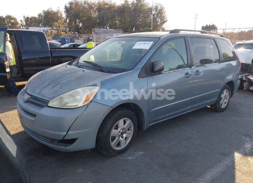 Photo 2 of 2005 Toyota Sienna LE (VIN 5TDZA23C15S302844)