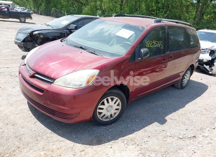Photo 2 of 2005 Toyota Sienna CE (VIN 5TDZA23C15S349226)