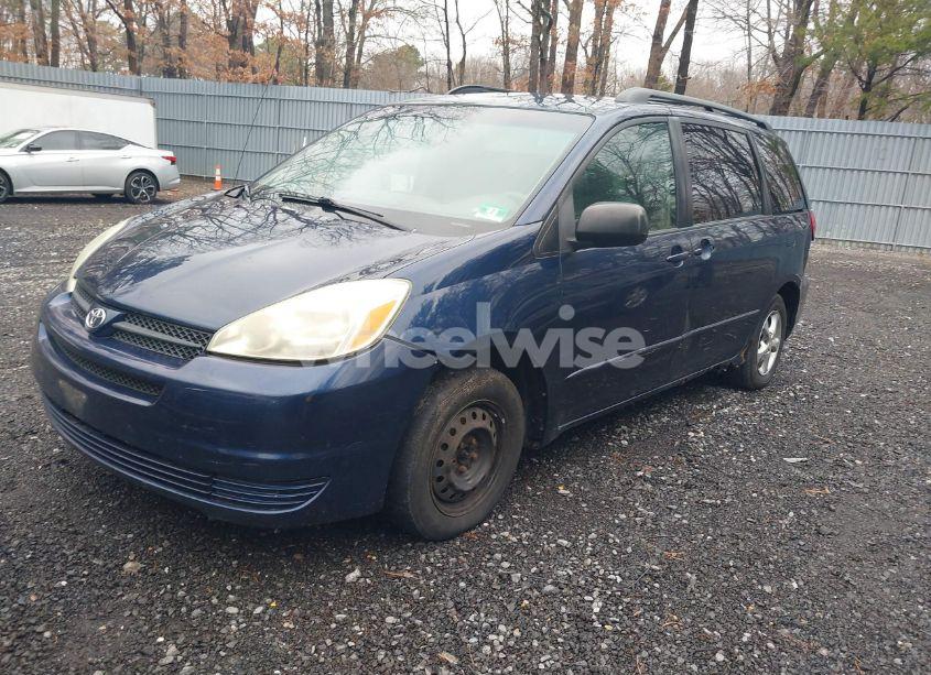 Photo 2 of 2005 Toyota Sienna LE (VIN 5TDZA23C15S360551)