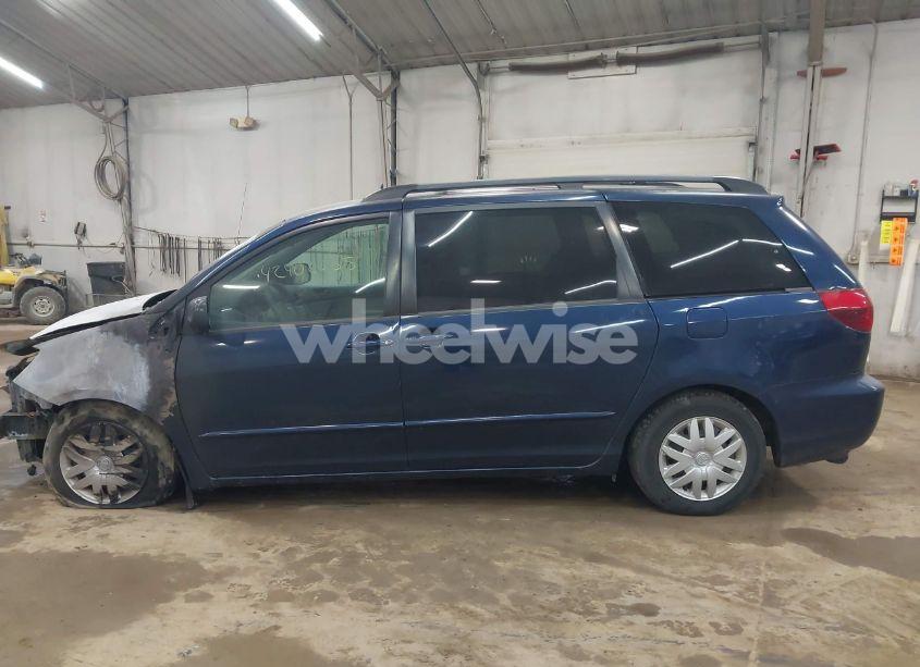 Photo 14 of 2005 Toyota Sienna LE (VIN 5TDZA23C15S376927)