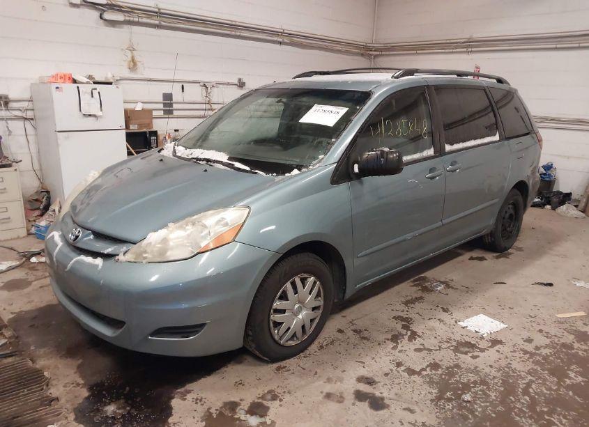 Photo 2 of 2006 Toyota Sienna LE (VIN 5TDZA23C16S396922)