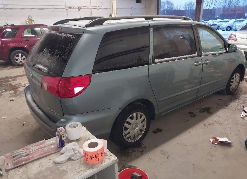 Photo 4 of 2006 Toyota Sienna LE (VIN 5TDZA23C16S396922)