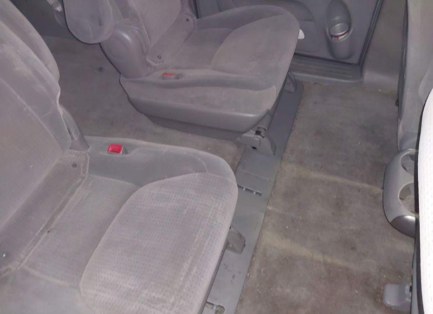 Photo 8 of 2006 Toyota Sienna LE (VIN 5TDZA23C16S396922)