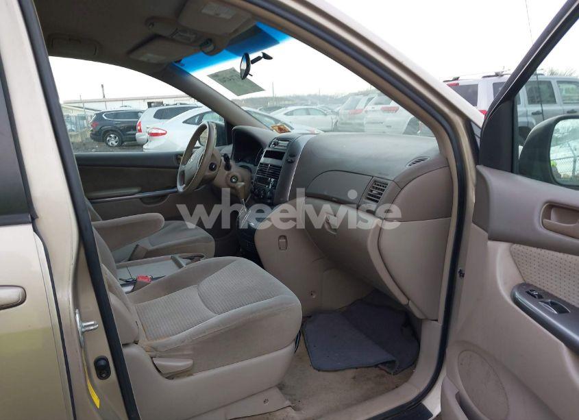 Photo 5 of 2006 Toyota Sienna LE (VIN 5TDZA23C16S397343)