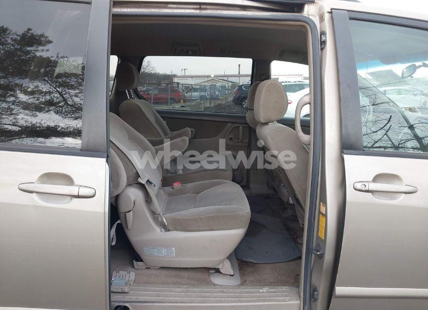 Photo 8 of 2006 Toyota Sienna LE (VIN 5TDZA23C16S397343)