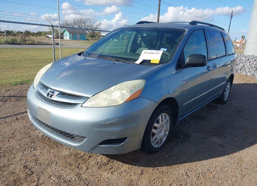 Photo 2 of 2006 Toyota Sienna LE (VIN 5TDZA23C16S428428)