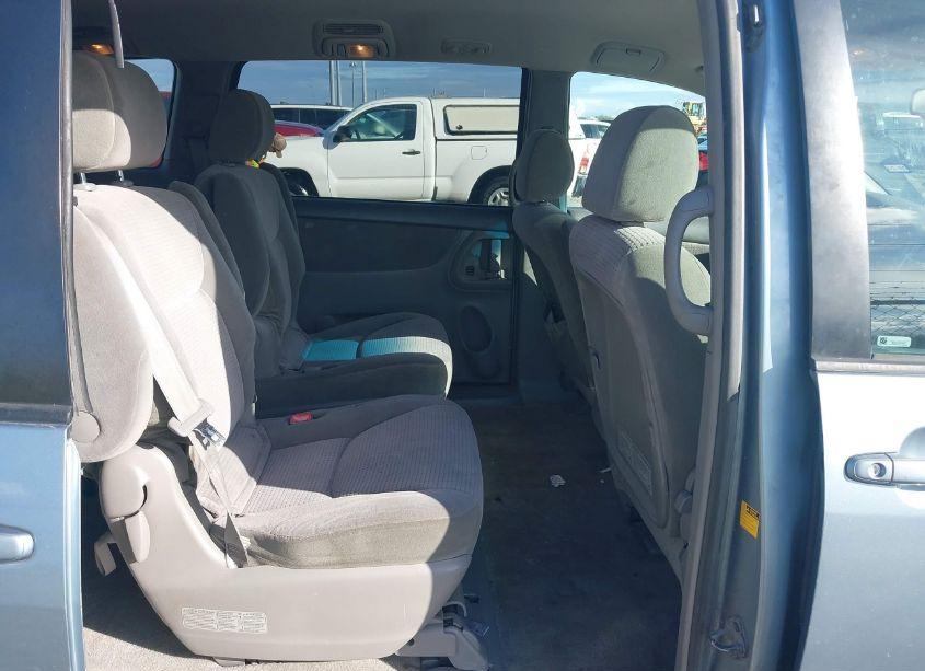 Photo 8 of 2006 Toyota Sienna LE (VIN 5TDZA23C16S428428)