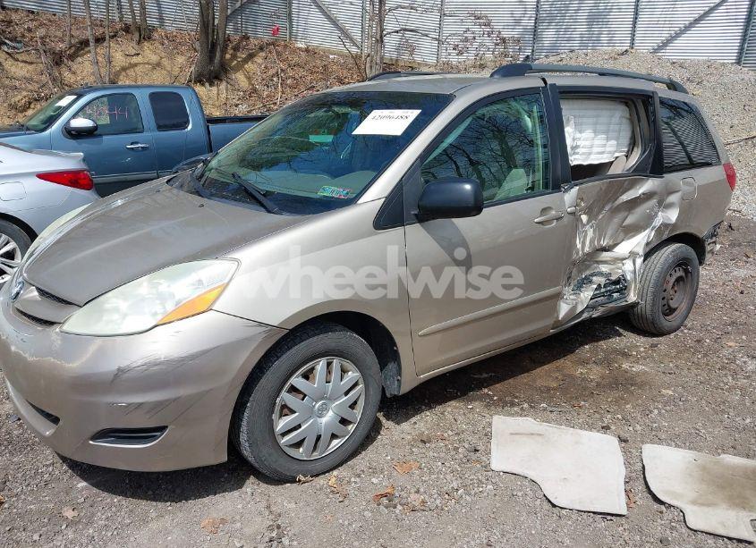 Photo 2 of 2006 Toyota Sienna LE (VIN 5TDZA23C16S428834)