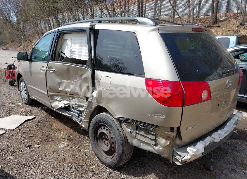 Photo 3 of 2006 Toyota Sienna LE (VIN 5TDZA23C16S428834)