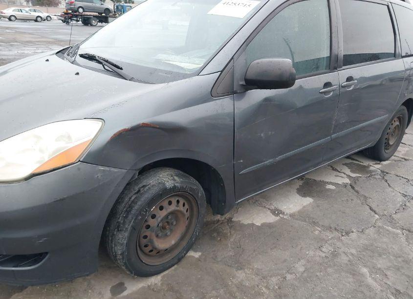 Photo 6 of 2006 Toyota Sienna LE (VIN 5TDZA23C16S443270)