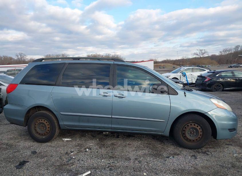 Photo 13 of 2006 Toyota Sienna CE (VIN 5TDZA23C16S455578)