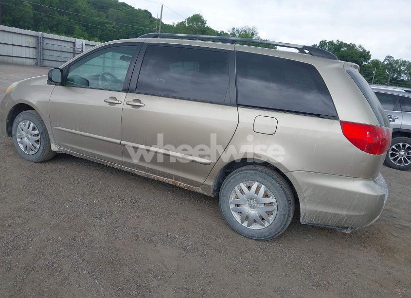 Photo 3 of 2006 Toyota Sienna LE (VIN 5TDZA23C16S491786)