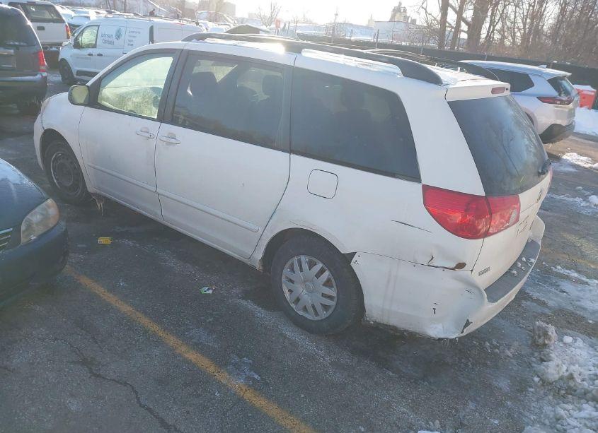 Photo 3 of 2006 Toyota Sienna LE (VIN 5TDZA23C16S495739)