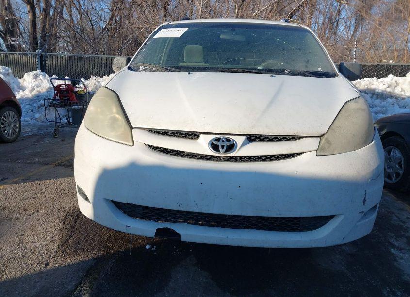 Photo 6 of 2006 Toyota Sienna LE (VIN 5TDZA23C16S495739)