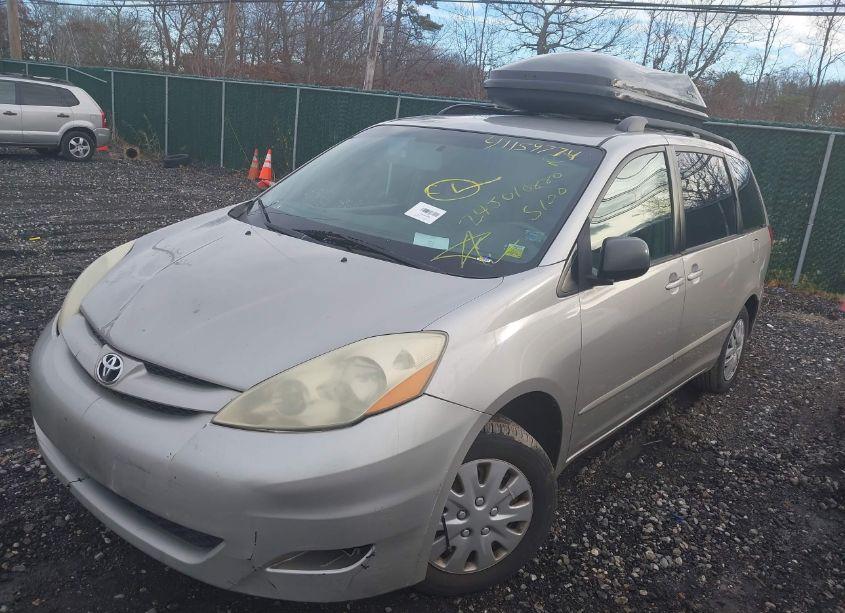 Photo 2 of 2006 Toyota Sienna CE (VIN 5TDZA23C16S514676)
