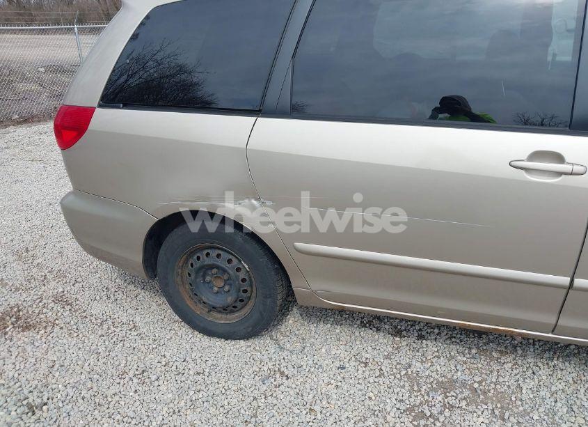 Photo 6 of 2006 Toyota Sienna LE (VIN 5TDZA23C16S526035)