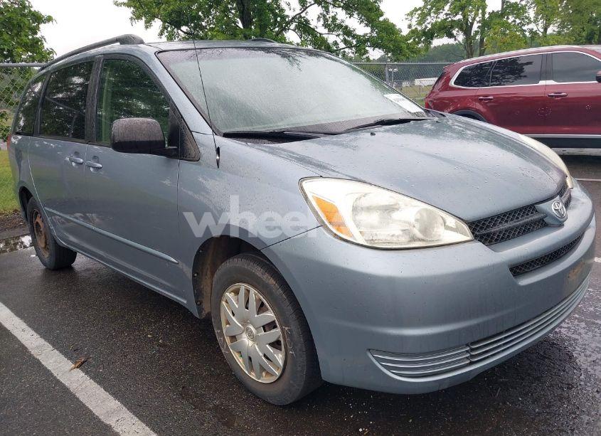 2004 Toyota Sienna LE (VIN 5TDZA23C24S008495) main photo