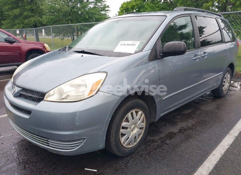 Photo 2 of 2004 Toyota Sienna LE (VIN 5TDZA23C24S008495)