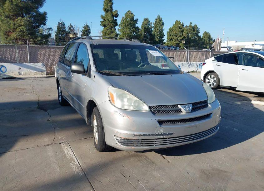 2004 Toyota Sienna CE (VIN 5TDZA23C24S013521) main photo