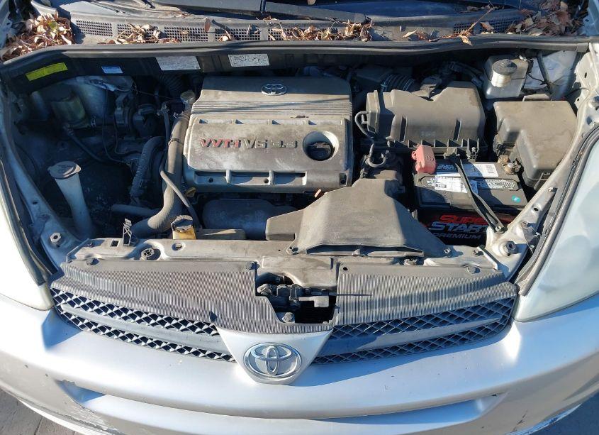 Photo 10 of 2004 Toyota Sienna CE (VIN 5TDZA23C24S013521)