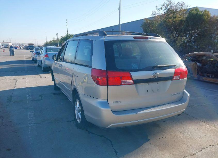 Photo 3 of 2004 Toyota Sienna CE (VIN 5TDZA23C24S013521)