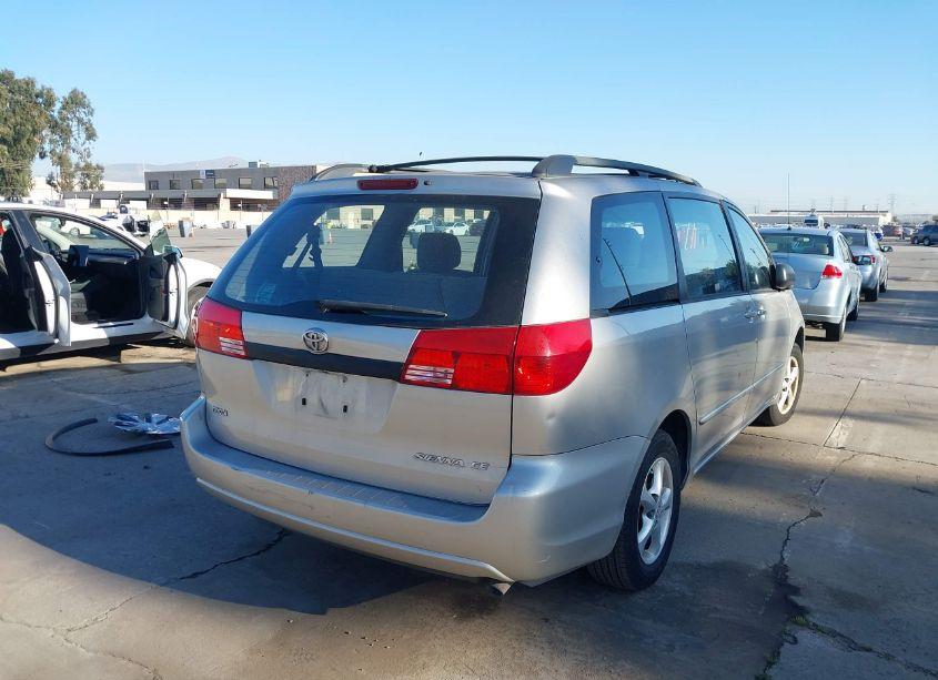 Photo 4 of 2004 Toyota Sienna CE (VIN 5TDZA23C24S013521)