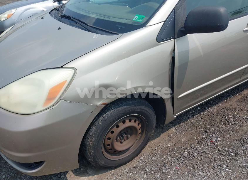 Photo 6 of 2004 Toyota Sienna LE (VIN 5TDZA23C24S030531)