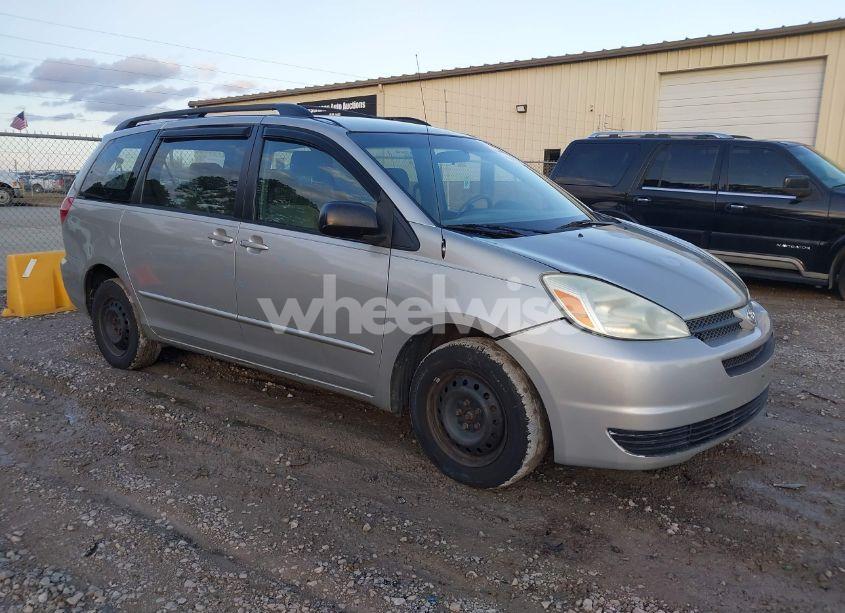 2004 Toyota Sienna CE (VIN 5TDZA23C24S069104) main photo