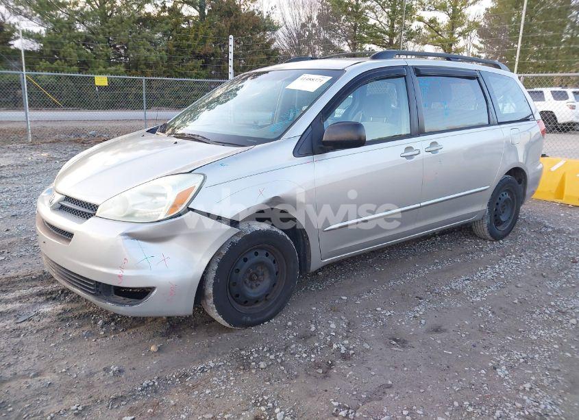 Photo 2 of 2004 Toyota Sienna CE (VIN 5TDZA23C24S069104)