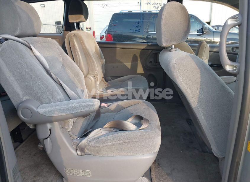 Photo 8 of 2004 Toyota Sienna CE (VIN 5TDZA23C24S069104)