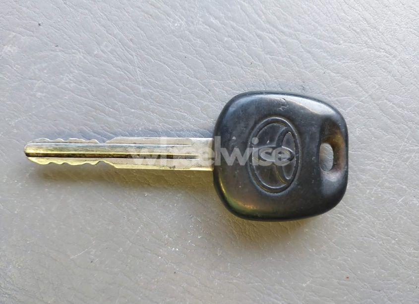 Photo 11 of 2004 Toyota Sienna LE (VIN 5TDZA23C24S070303)