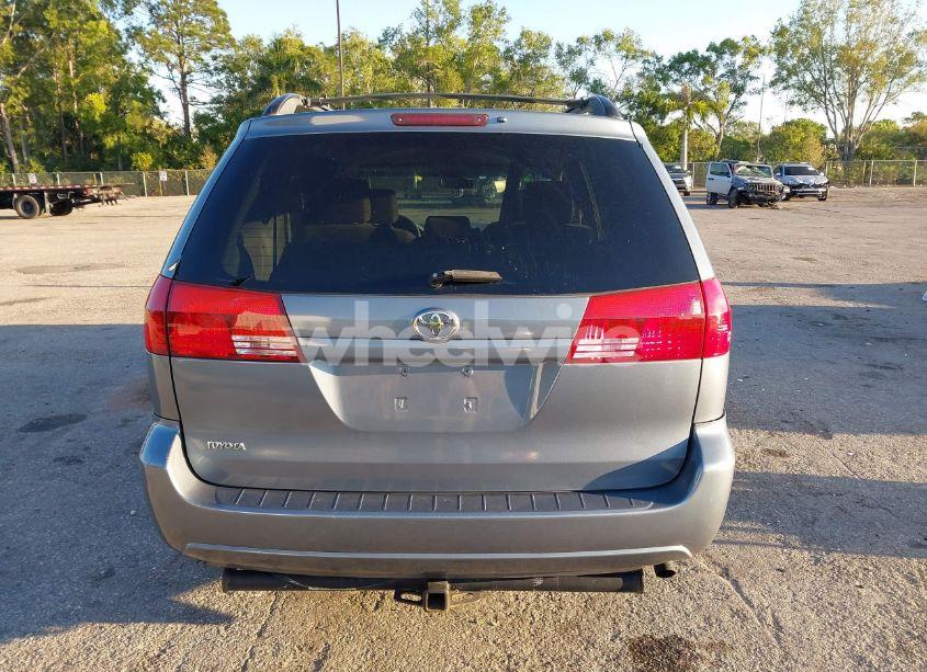 Photo 16 of 2004 Toyota Sienna LE (VIN 5TDZA23C24S070303)