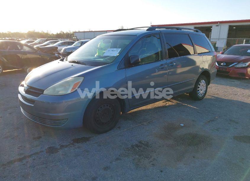 Photo 2 of 2004 Toyota Sienna LE (VIN 5TDZA23C24S070303)