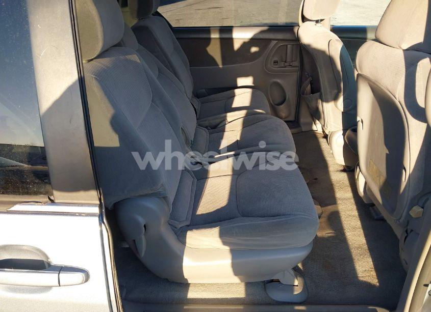 Photo 8 of 2004 Toyota Sienna LE (VIN 5TDZA23C24S070303)