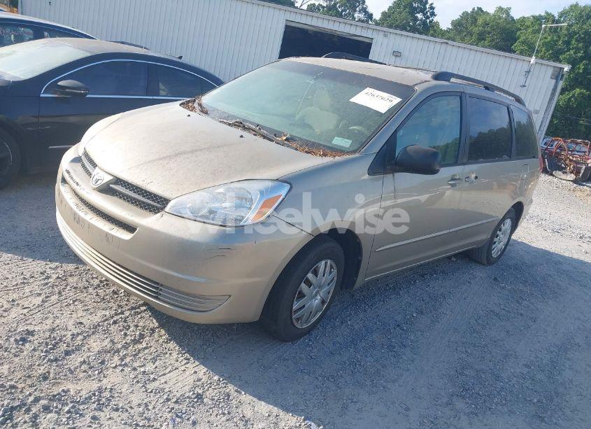 Photo 2 of 2004 Toyota Sienna LE (VIN 5TDZA23C24S072441)
