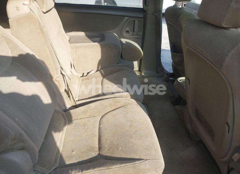 Photo 8 of 2004 Toyota Sienna LE (VIN 5TDZA23C24S072441)