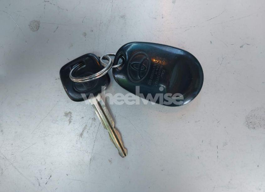 Photo 11 of 2004 Toyota Sienna CE (VIN 5TDZA23C24S086551)