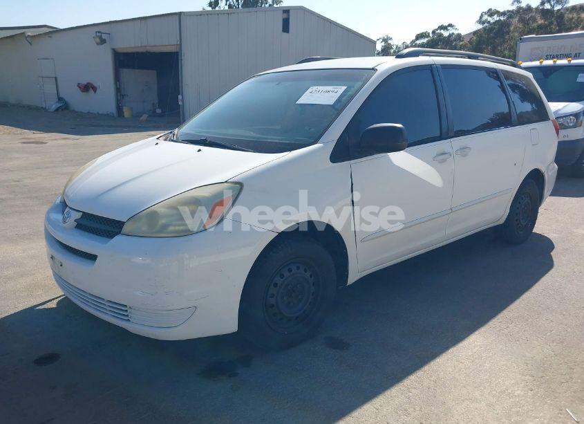 Photo 2 of 2004 Toyota Sienna CE (VIN 5TDZA23C24S086551)